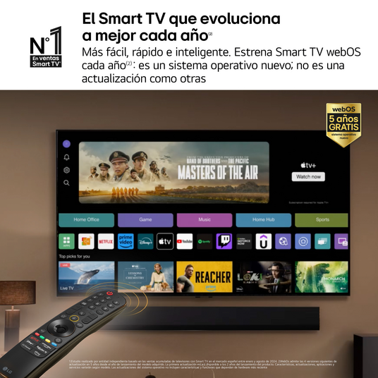 Un Smart TV mostrando un servicio de streaming, con un mando a distancia en primer plano.