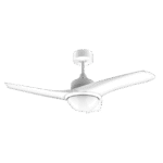 Ventilador de techo blanco con tres aspas y luz. Fondo negro.